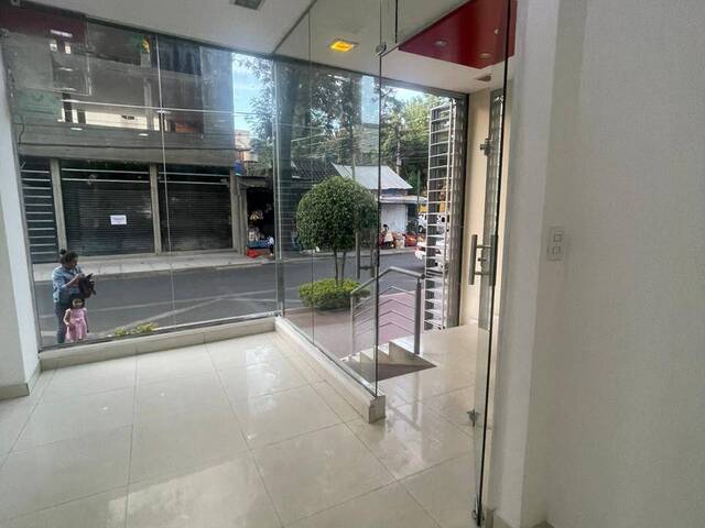 #7 - Punto Comercial para Alquiler en Cochabamba - CBA